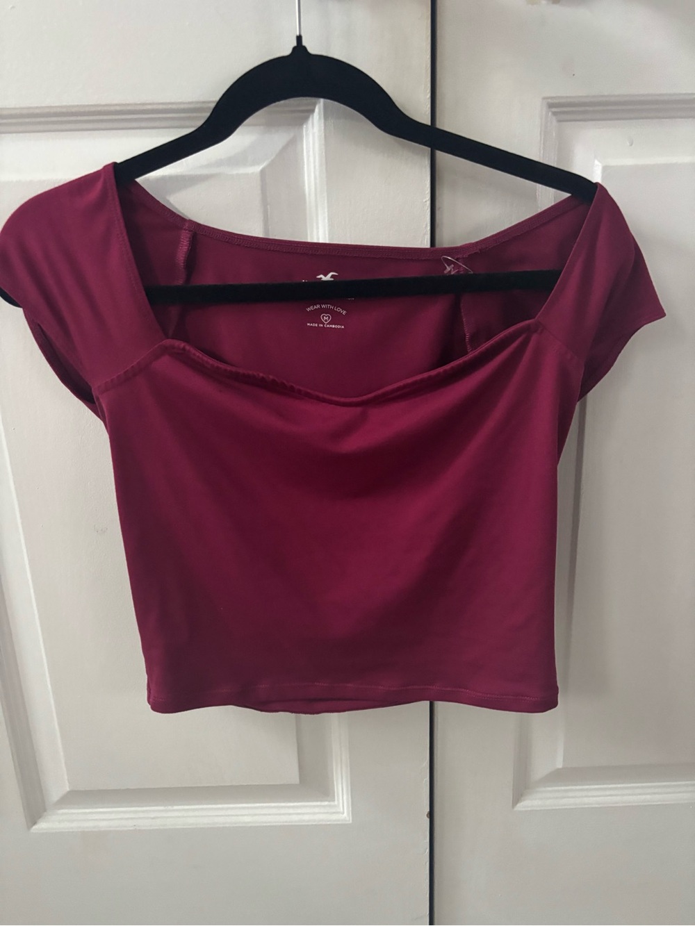 Hollister Off-the-Shoulder Crop Top - Berry